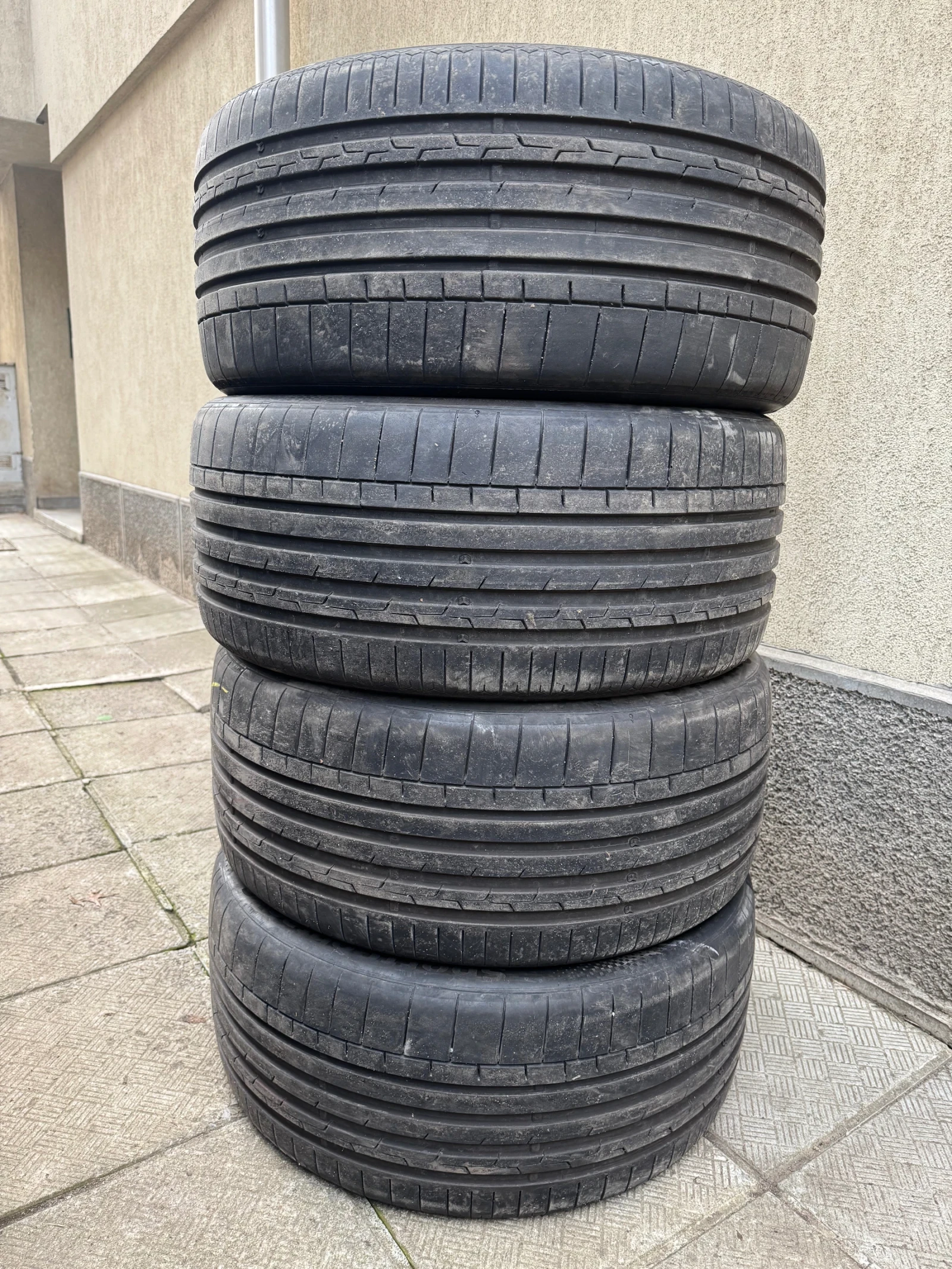 Гуми Летни 285/40R21