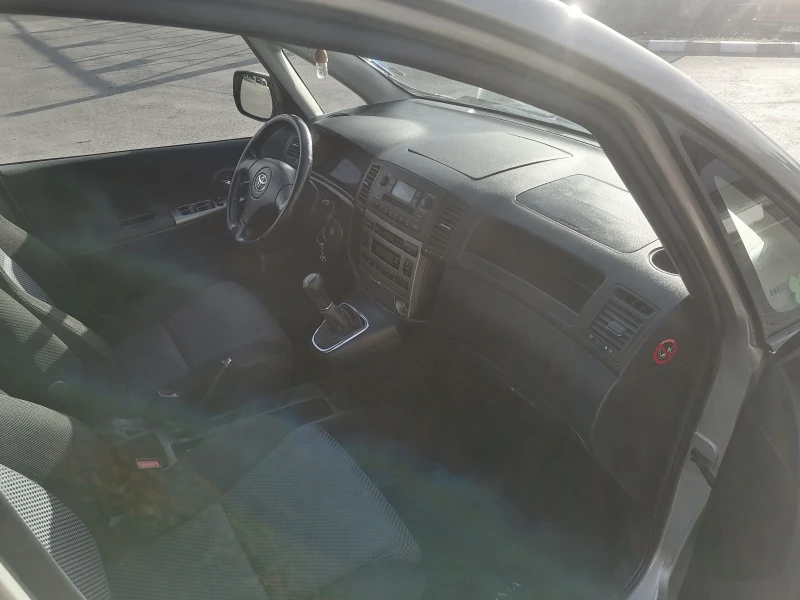 Toyota Corolla verso 1.8 VVT-I, снимка 16 - Автомобили и джипове - 47458642