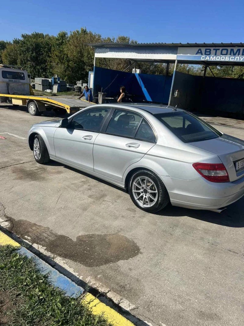 Mercedes-Benz C 220, снимка 4 - Автомобили и джипове - 47525144