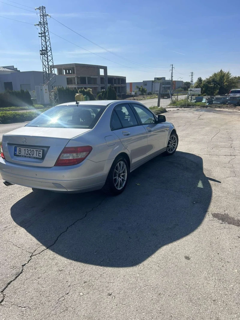 Mercedes-Benz C 220, снимка 2 - Автомобили и джипове - 47525144