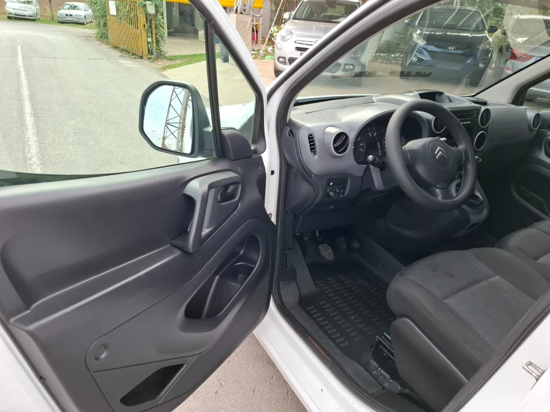 Citroen Berlingo, снимка 8 - Автомобили и джипове - 47545031