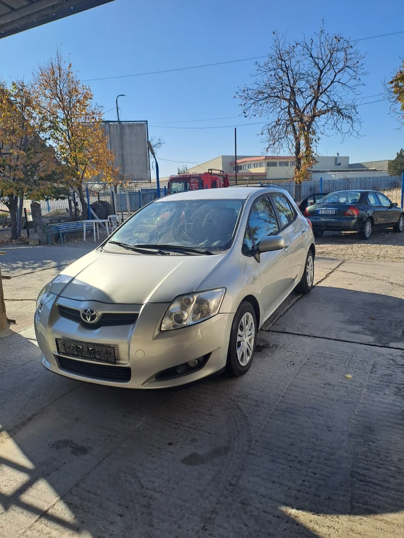 Toyota Auris 1, 4 D-4D, снимка 2 - Автомобили и джипове - 47901042