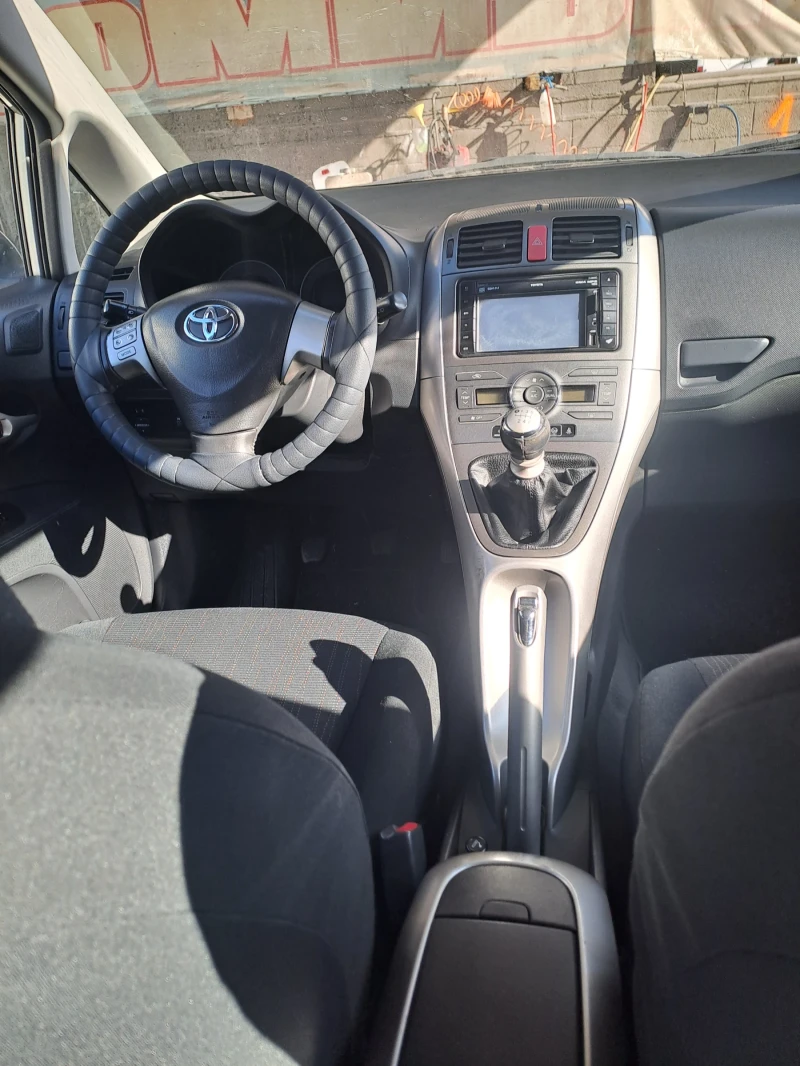 Toyota Auris 1, 4 D-4D, снимка 6 - Автомобили и джипове - 47901042