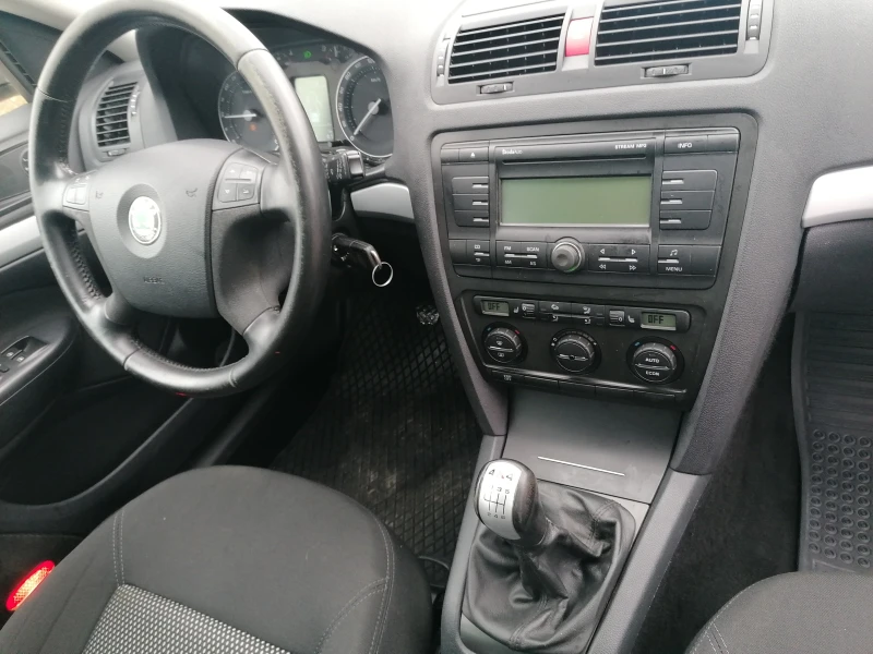 Skoda Octavia 2.0TDI SCOUT BMM, снимка 10 - Автомобили и джипове - 47957366