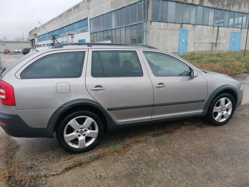 Skoda Octavia 2.0TDI SCOUT BMM, снимка 3 - Автомобили и джипове - 47957366