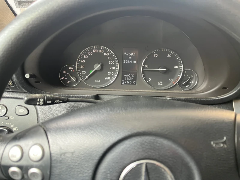 Mercedes-Benz C 220, снимка 8 - Автомобили и джипове - 48783970