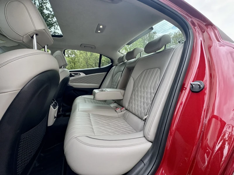 Genesis G70 3.3t 4х4 Sport, снимка 12 - Автомобили и джипове - 50258078