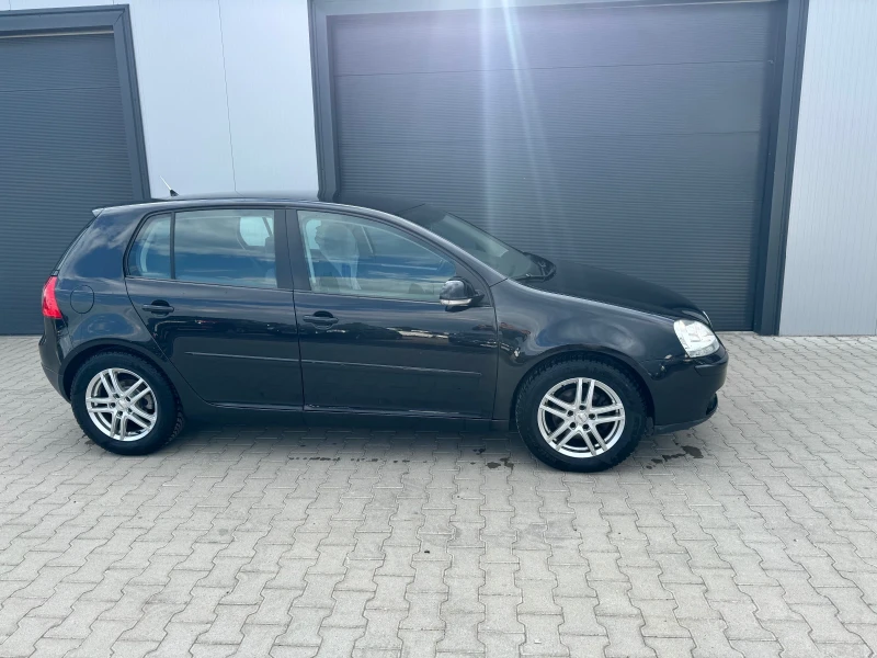 VW Golf FSI 2.0, снимка 2 - Автомобили и джипове - 50379378