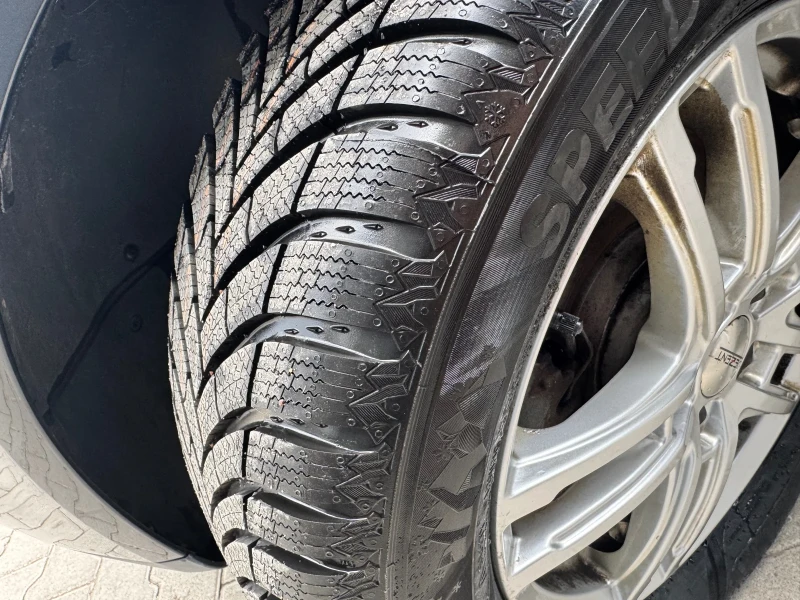 VW Golf FSI 2.0, снимка 6 - Автомобили и джипове - 50379378