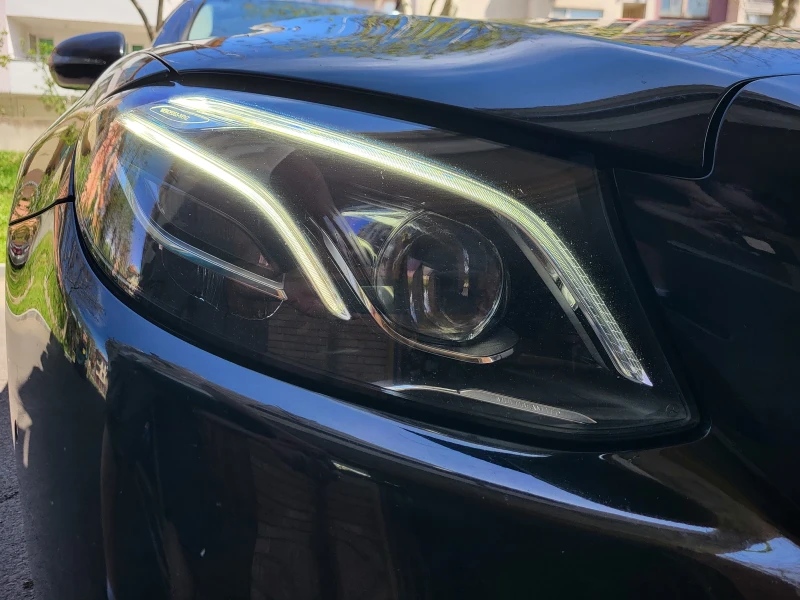 Mercedes-Benz E 220 9G-Tronic, снимка 4 - Автомобили и джипове - 51957131