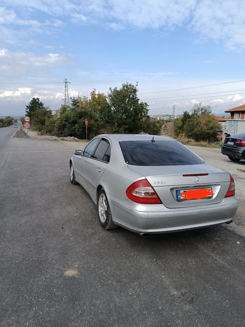 Mercedes-Benz E 320, снимка 3 - Автомобили и джипове - 52065734