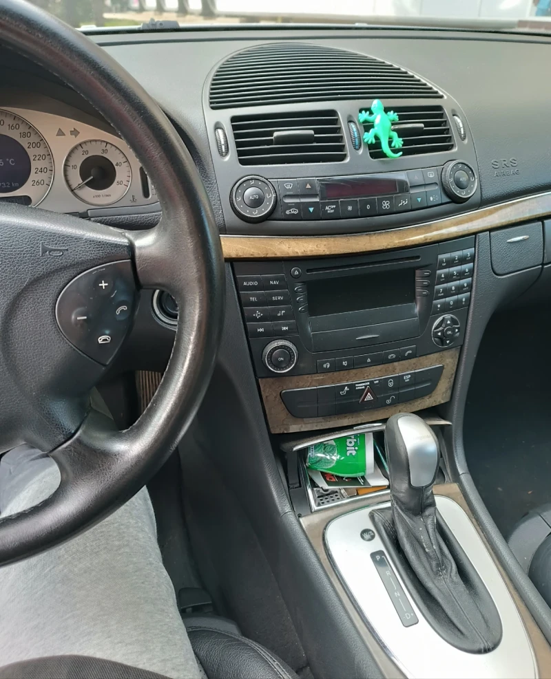 Mercedes-Benz E 320, снимка 7 - Автомобили и джипове - 52065734