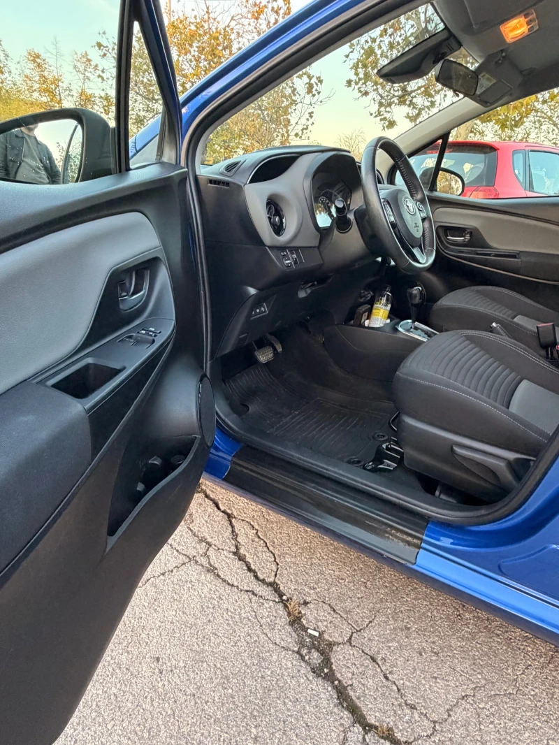 Toyota Yaris 1.5 hybrid, снимка 6 - Автомобили и джипове - 52293666