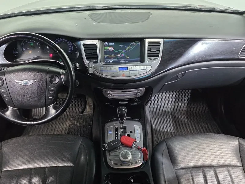 Hyundai Genesis 3.3, снимка 7 - Автомобили и джипове - 54618152