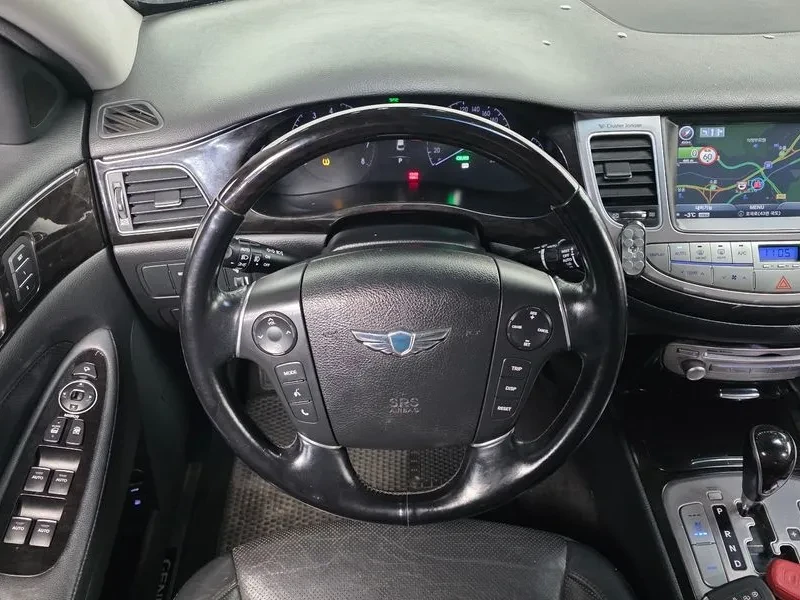 Hyundai Genesis 3.3, снимка 13 - Автомобили и джипове - 54618152