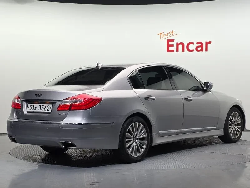 Hyundai Genesis 3.3, снимка 2 - Автомобили и джипове - 54618152