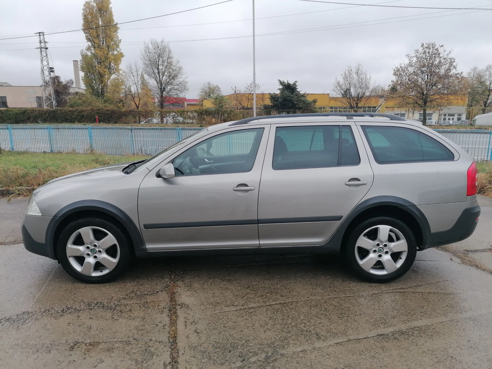 Skoda Octavia 2.0TDI SCOUT BMM - изображение 6