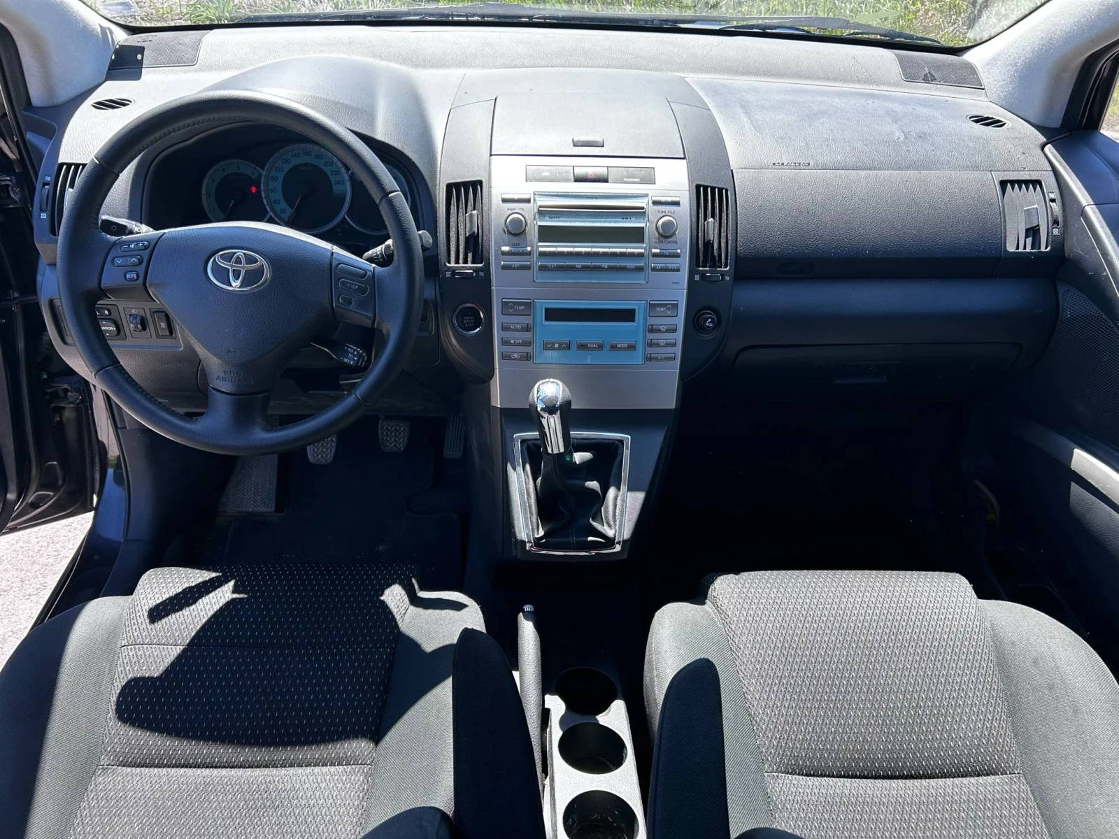 Toyota Corolla verso  - изображение 6