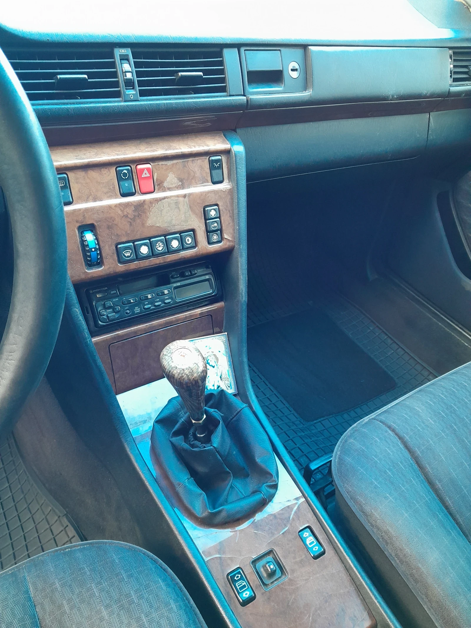 Mercedes-Benz 124  - изображение 6