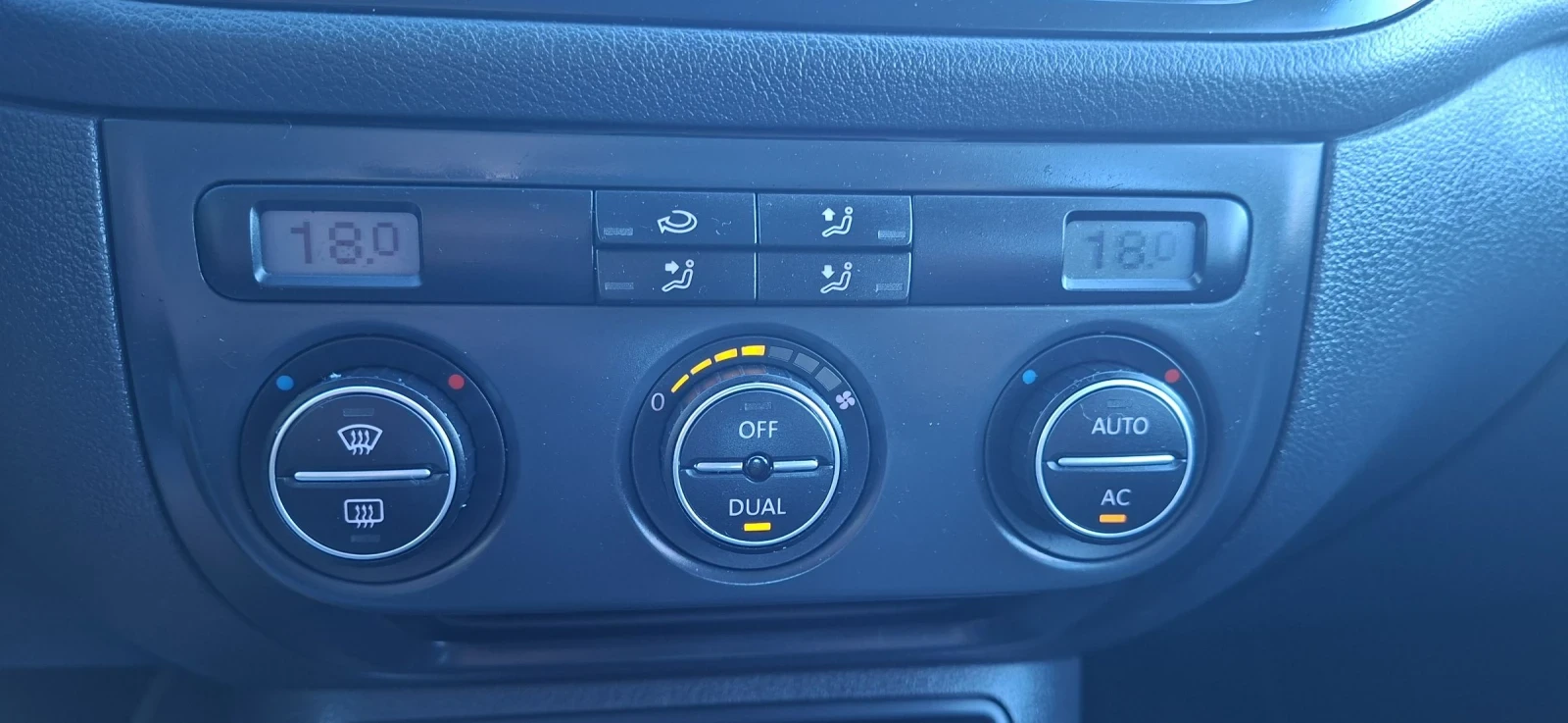 VW Golf Plus 1.6-102.k.c - изображение 10
