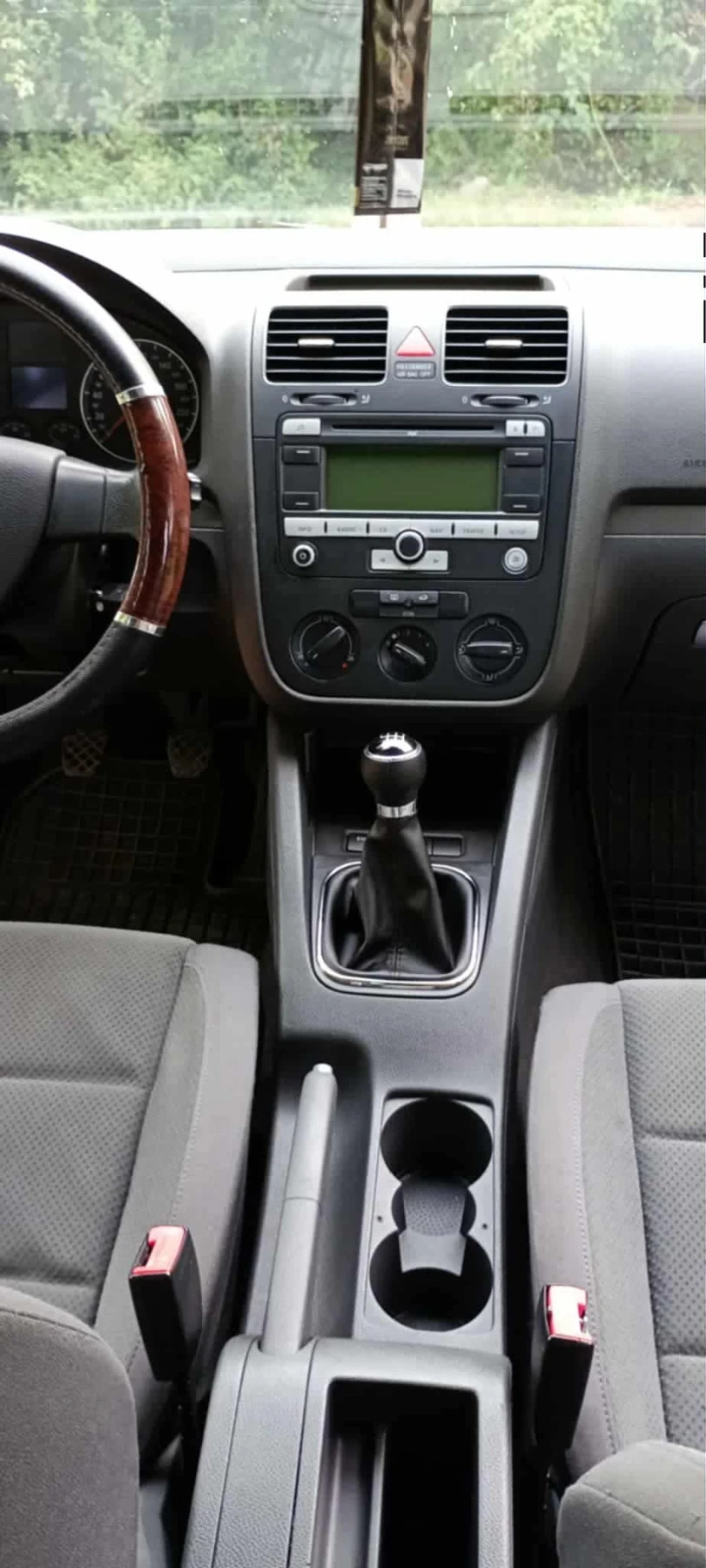 VW Golf 2.TDI 140hp | Mobile.bg   10