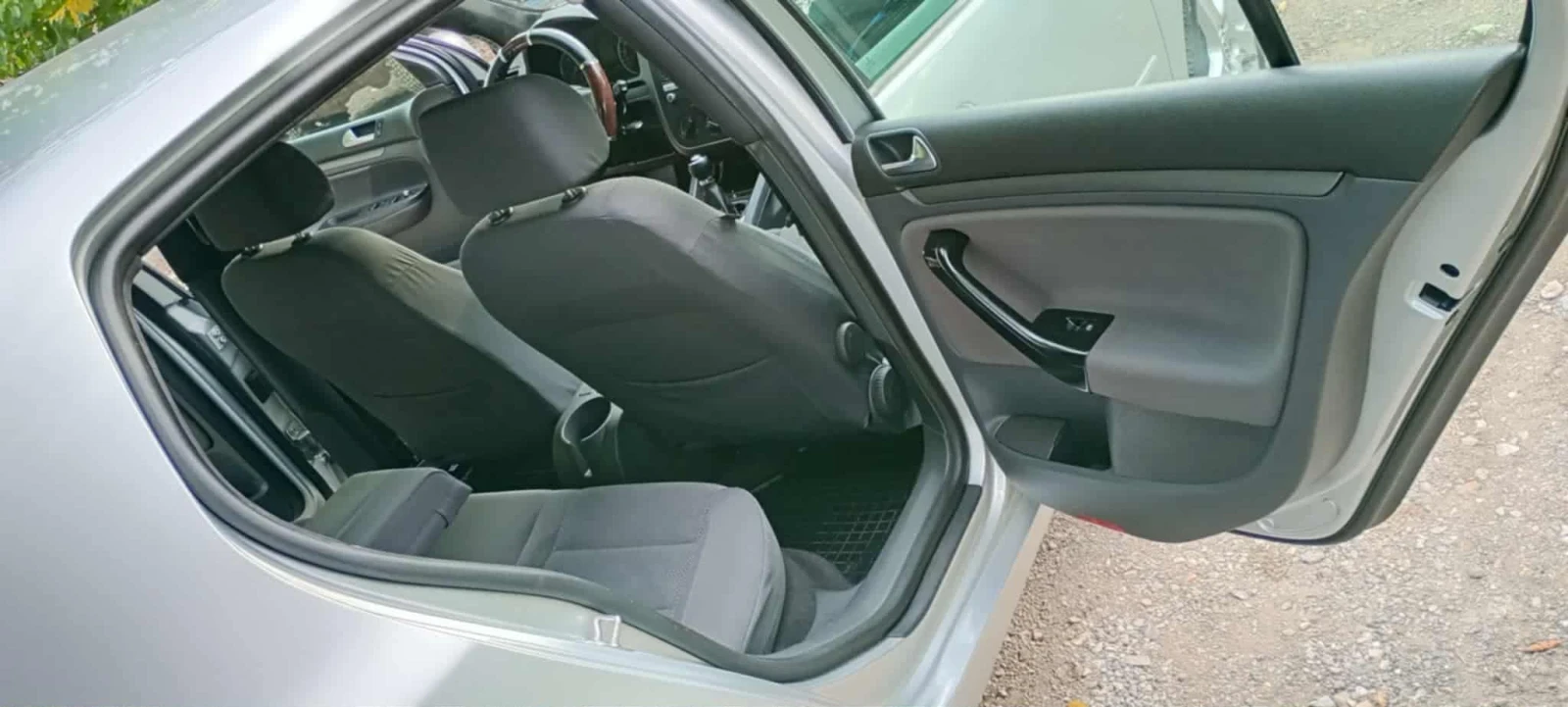 VW Golf 2.TDI 140hp | Mobile.bg   11