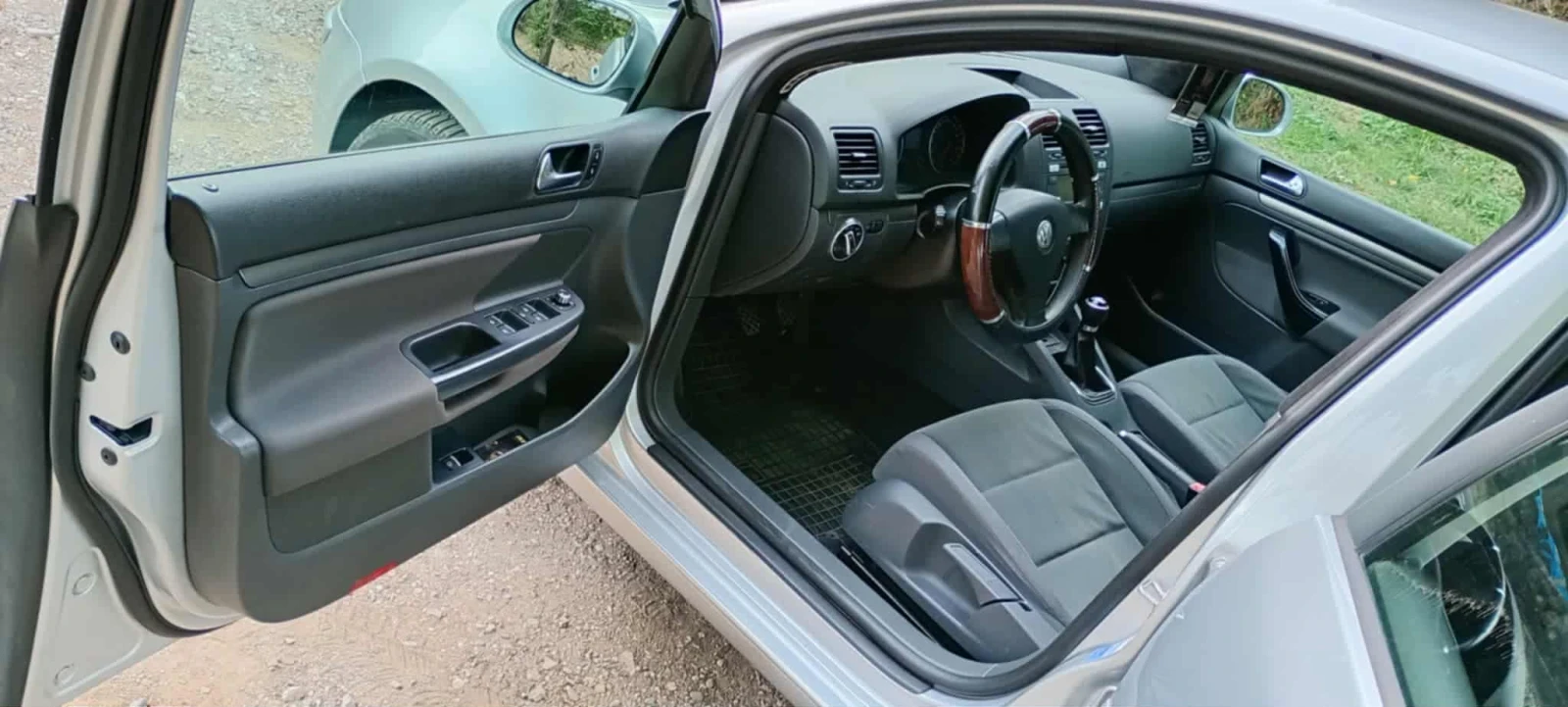 VW Golf 2.TDI 140hp | Mobile.bg   13