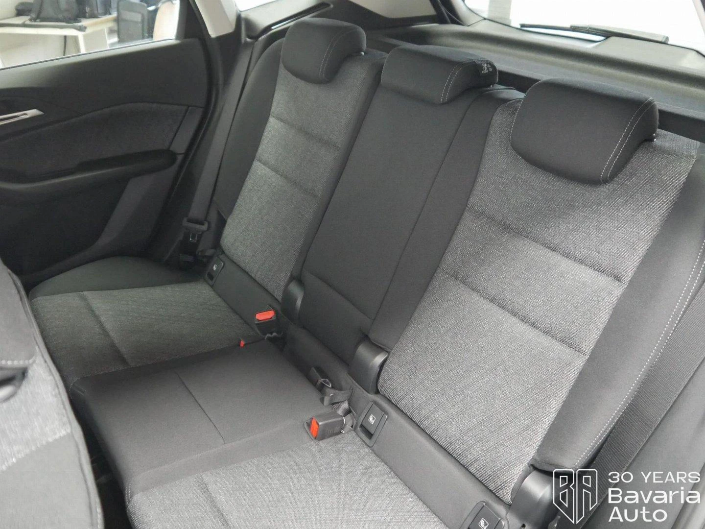 BMW 218 i Active Tourer Steptronic - изображение 8