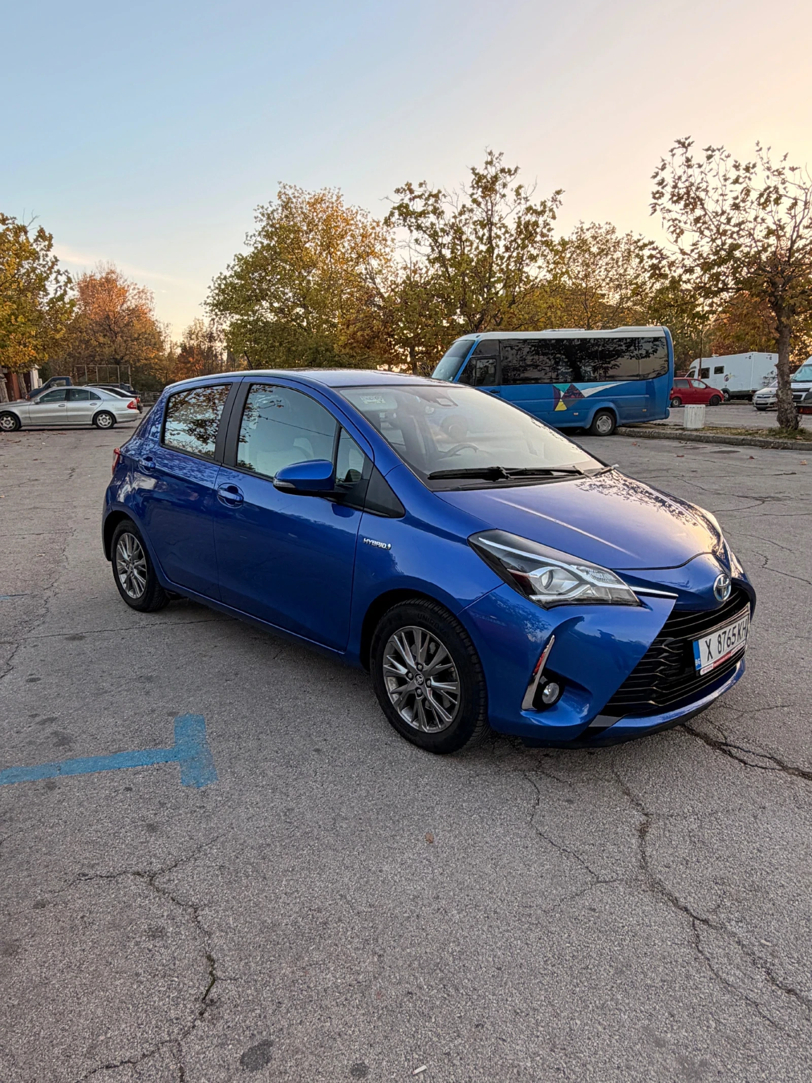 Toyota Yaris 1.5 hybrid - изображение 2