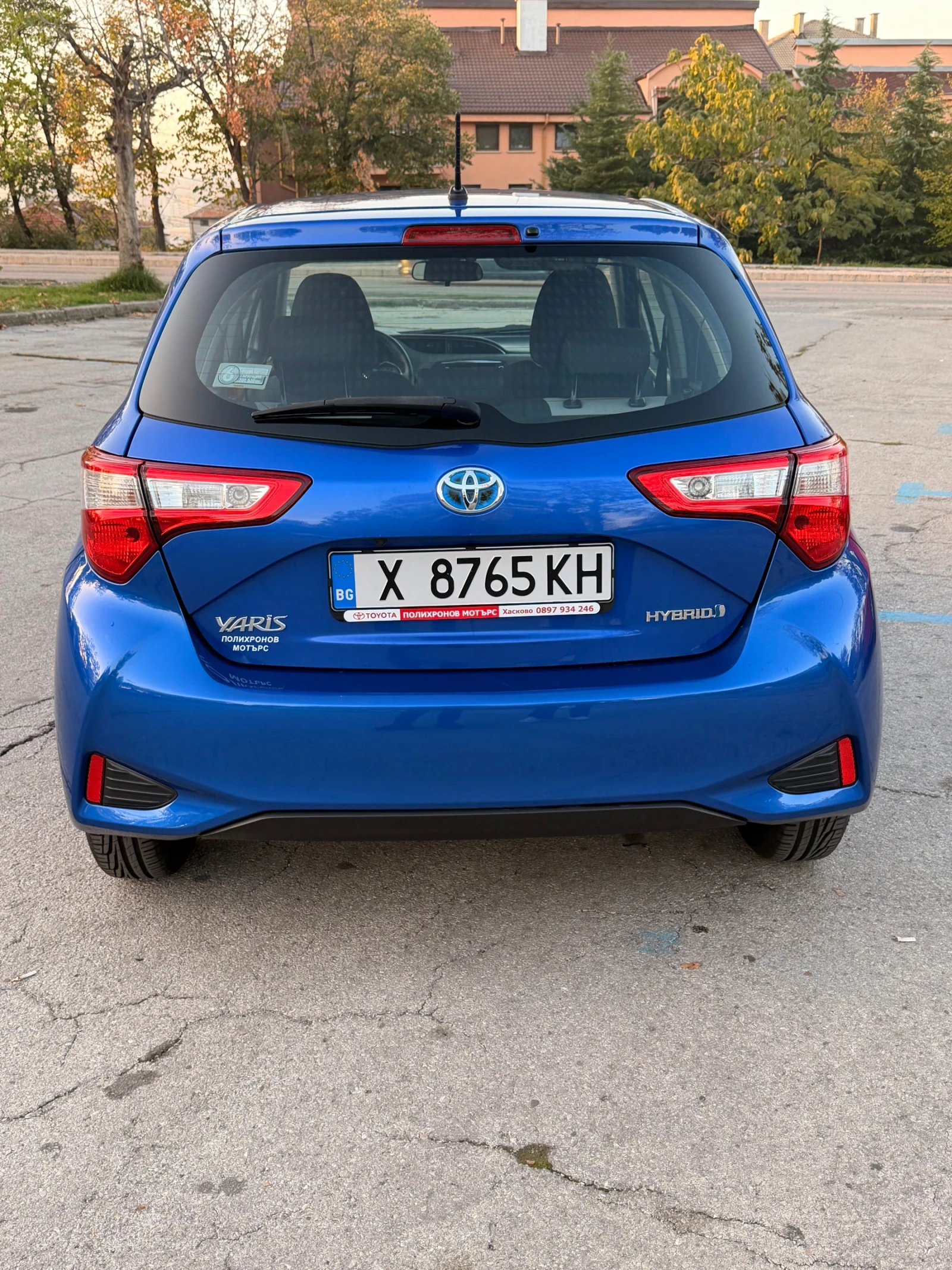 Toyota Yaris 1.5 hybrid - изображение 3