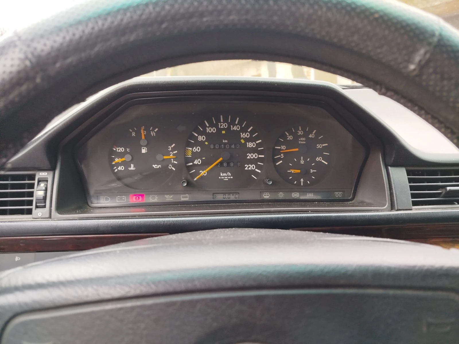 Mercedes-Benz 124  - изображение 7