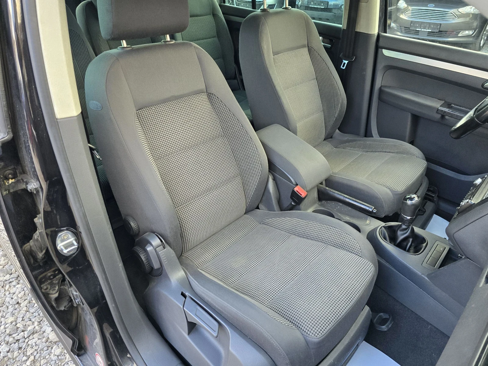 VW Touran 1.9TDI 7 МЕСТЕН - изображение 6