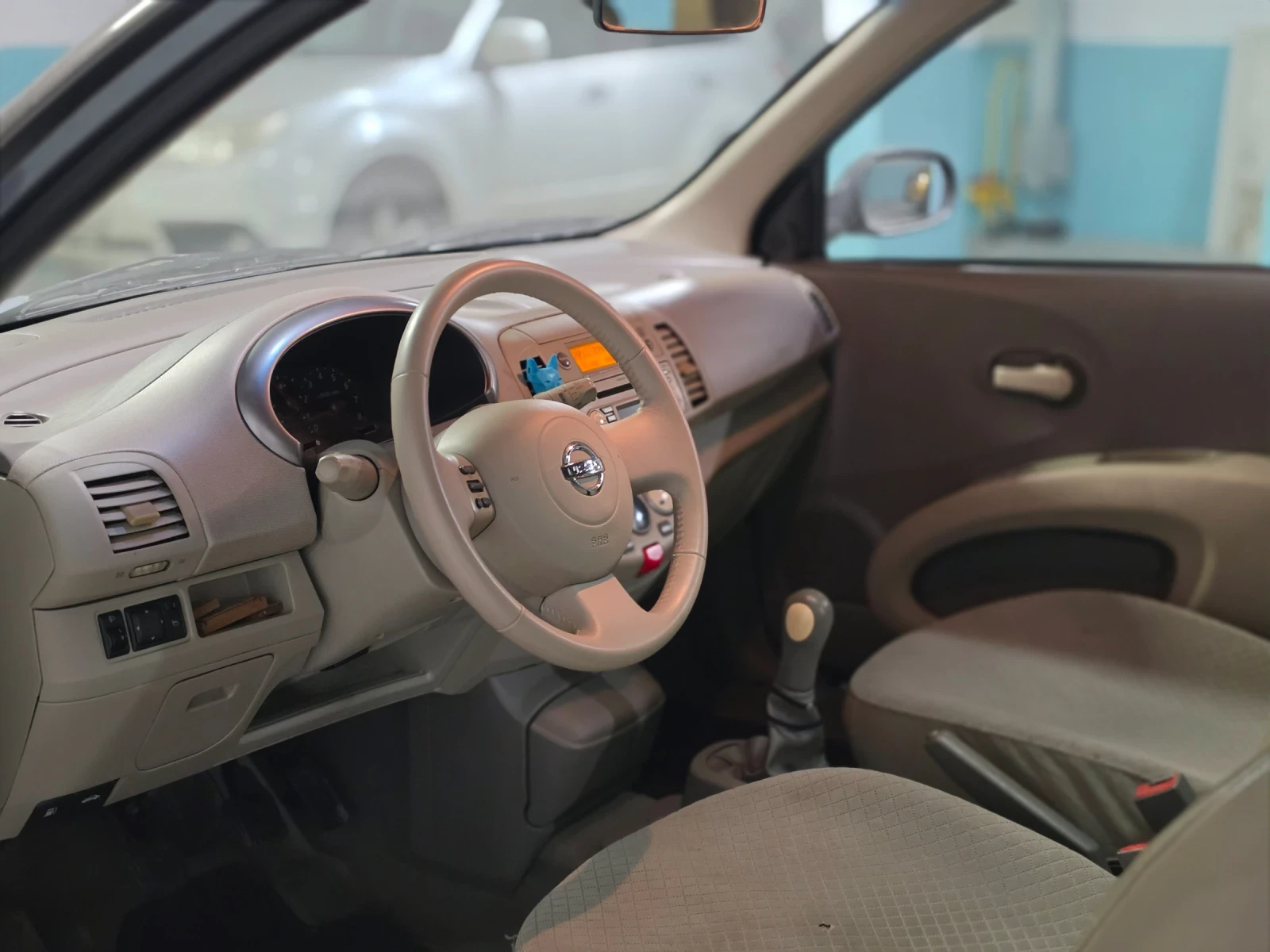 Nissan Micra 1.2 , снимка 11 - Автомобили и джипове - 54321546