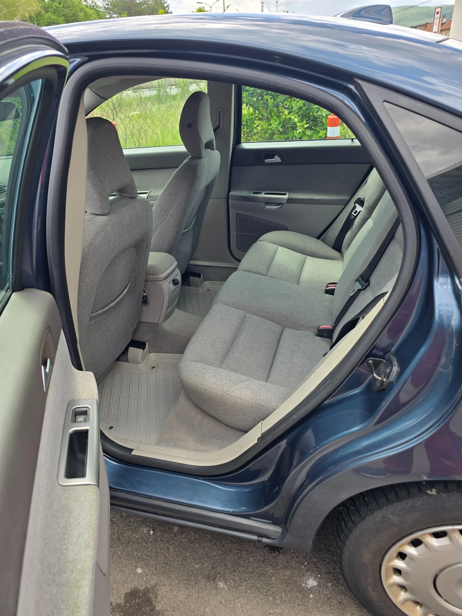 Volvo S40 1.6, снимка 13 - Автомобили и джипове - 54587524
