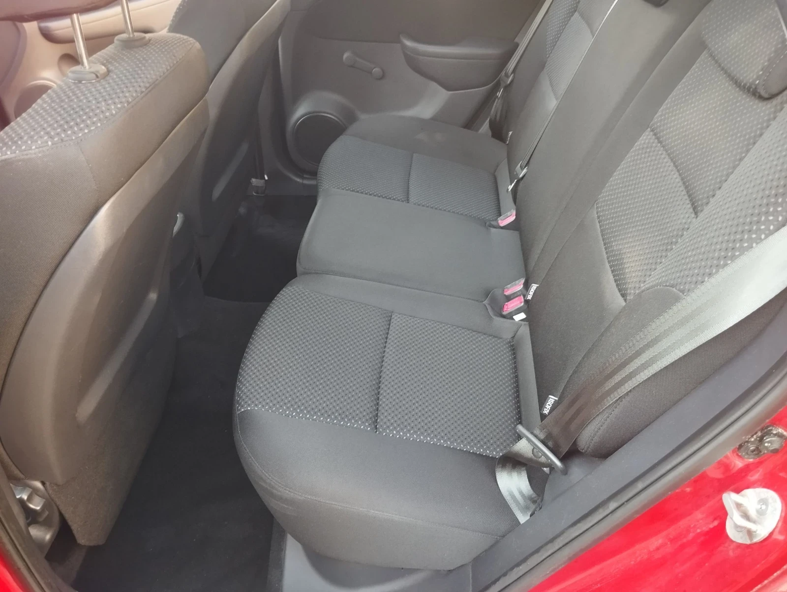 Hyundai I30 1.4i, снимка 13 - Автомобили и джипове - 55500773