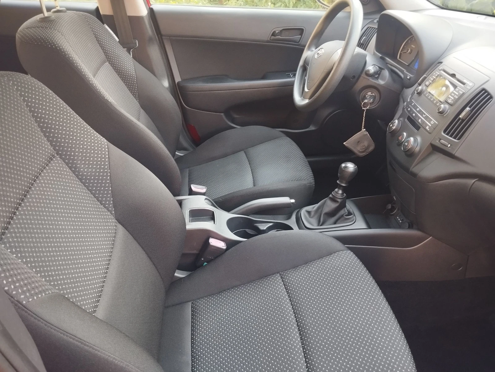 Hyundai I30 1.4i, снимка 11 - Автомобили и джипове - 55500773