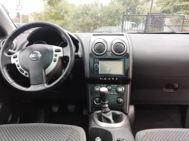 Nissan Qashqai 1.5dci 103kc 7-местен, снимка 14 - Автомобили и джипове - 46814028