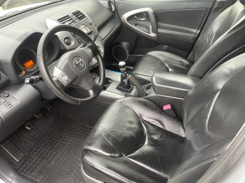 Toyota Rav4, снимка 9 - Автомобили и джипове - 48067003