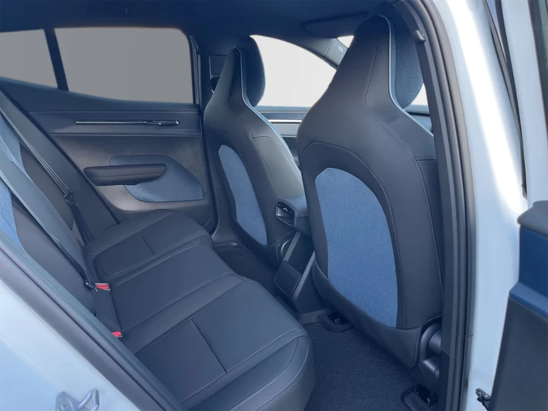 Volvo EX30 SINGLEMOTOR-PLUS/272HP/INDIGO/ACC/CPLAY/BSA/970f, снимка 13 - Автомобили и джипове - 52720917