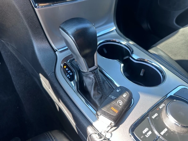 Jeep Grand cherokee Altitude 4x4 С РЕГИСТРАЦИЯ & АВТО КРЕДИТ , снимка 10 - Автомобили и джипове - 53260825