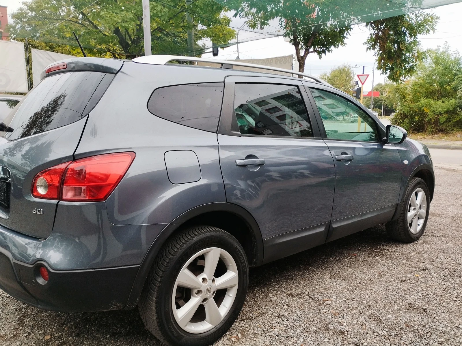 Nissan Qashqai 1.5dci 103kc 7-местен - изображение 4