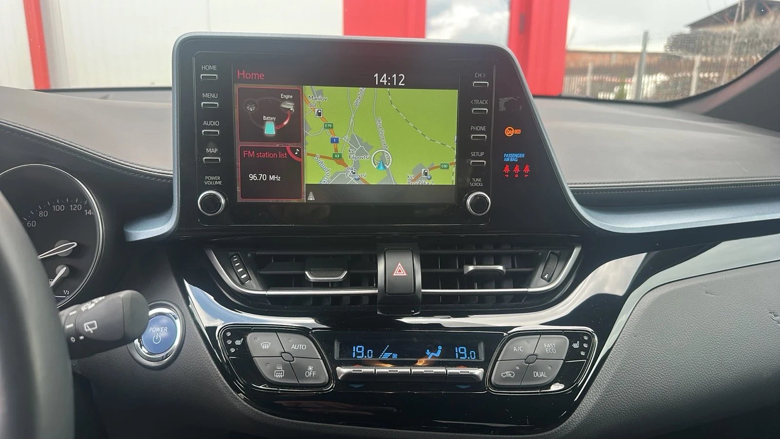 Toyota C-HR 2.0 hybrid business edition реални 53780 км топ съ - изображение 10