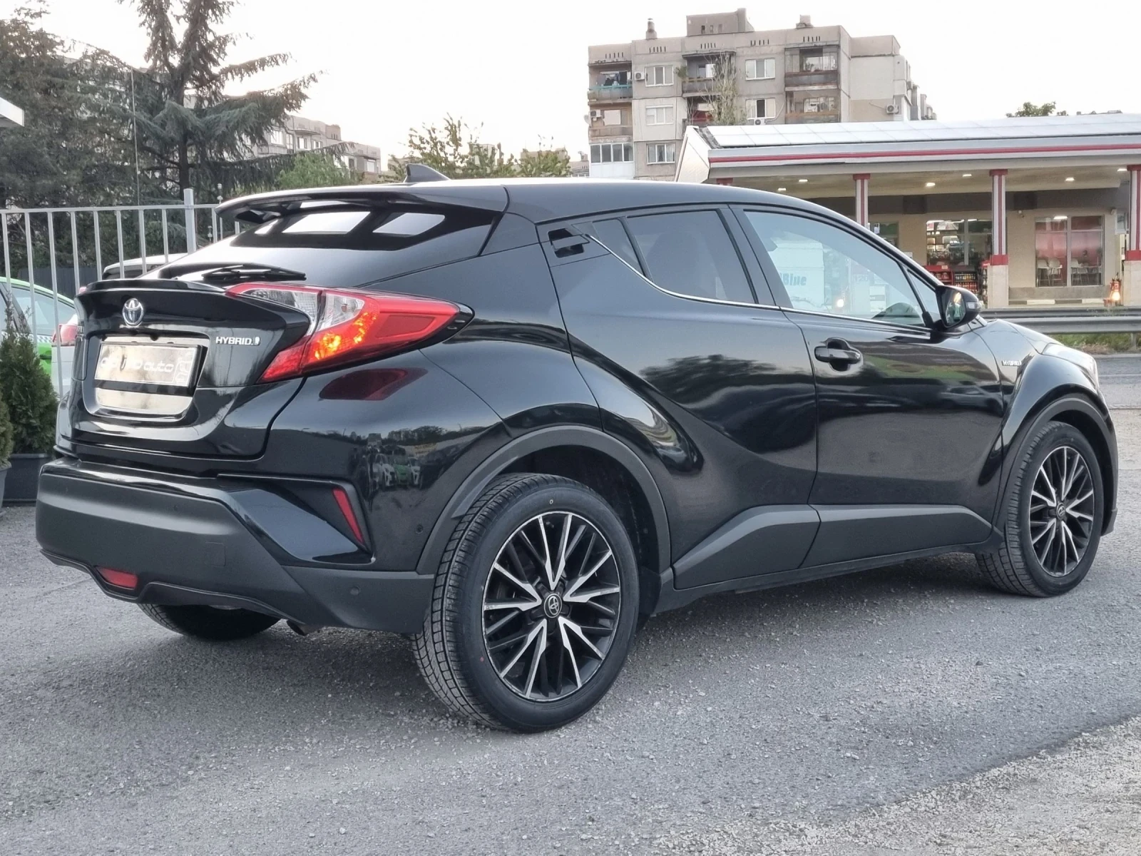 Toyota C-HR ХИБРИД* КОЖА* КОМЕРА* НОВИ ГУМИ - изображение 5