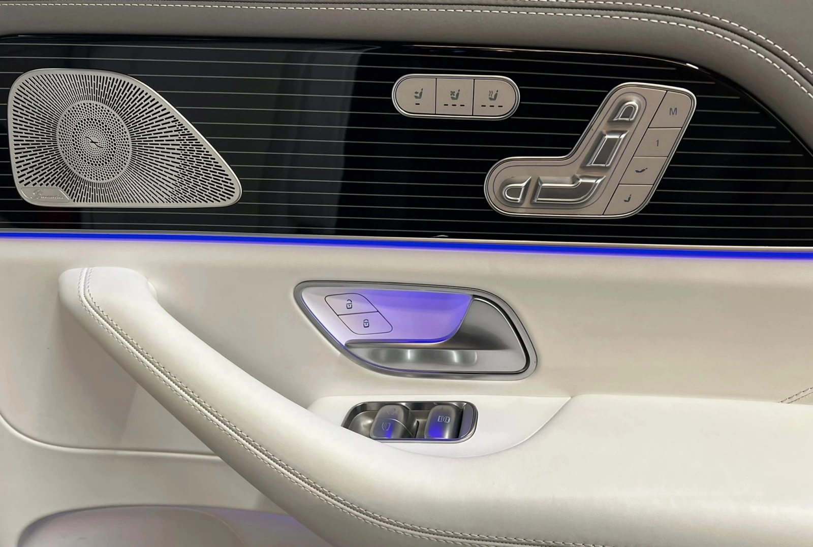 Mercedes-Benz GLS 600 Maybach 4Matic, снимка 10 - Автомобили и джипове - 53899199