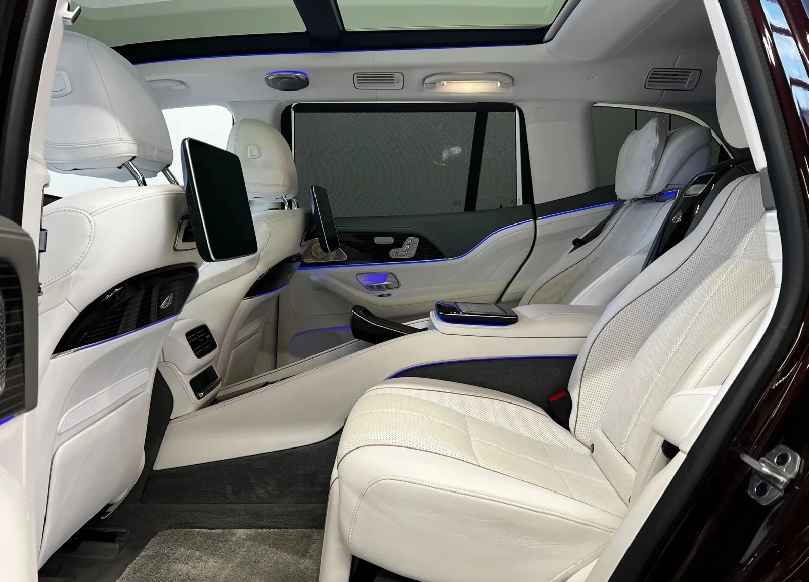 Mercedes-Benz GLS 600 Maybach 4Matic, снимка 8 - Автомобили и джипове - 53899199