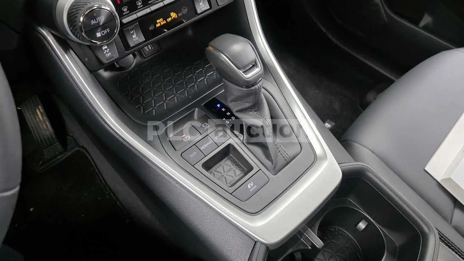 Toyota Rav4 2025* XLE* HYBRID* 14.405КМ* КРАЙНА ЦЕНА, снимка 10 - Автомобили и джипове - 53927853