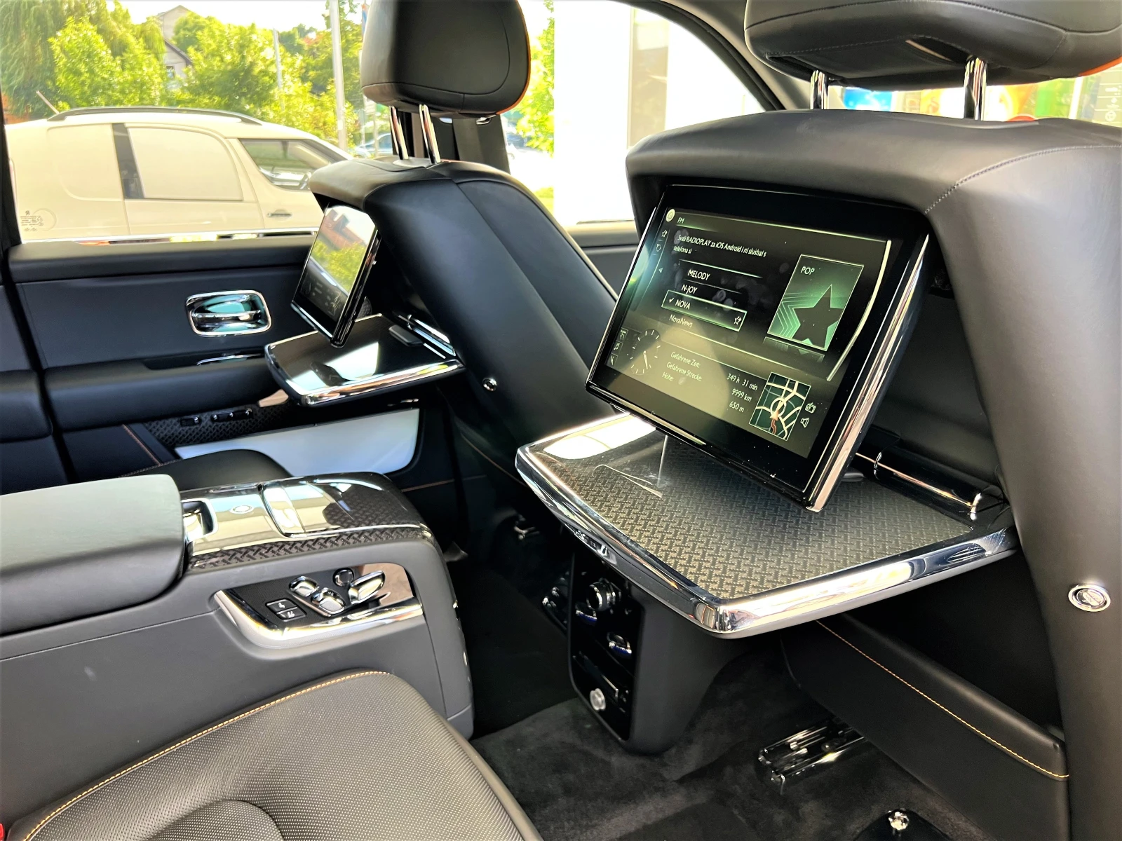 Rolls-Royce Cullinan V12 / BLACK BADGE / STARLIGHT / 4 SEATS / BESPOKE/ | Mobile.bg � ����������� 15