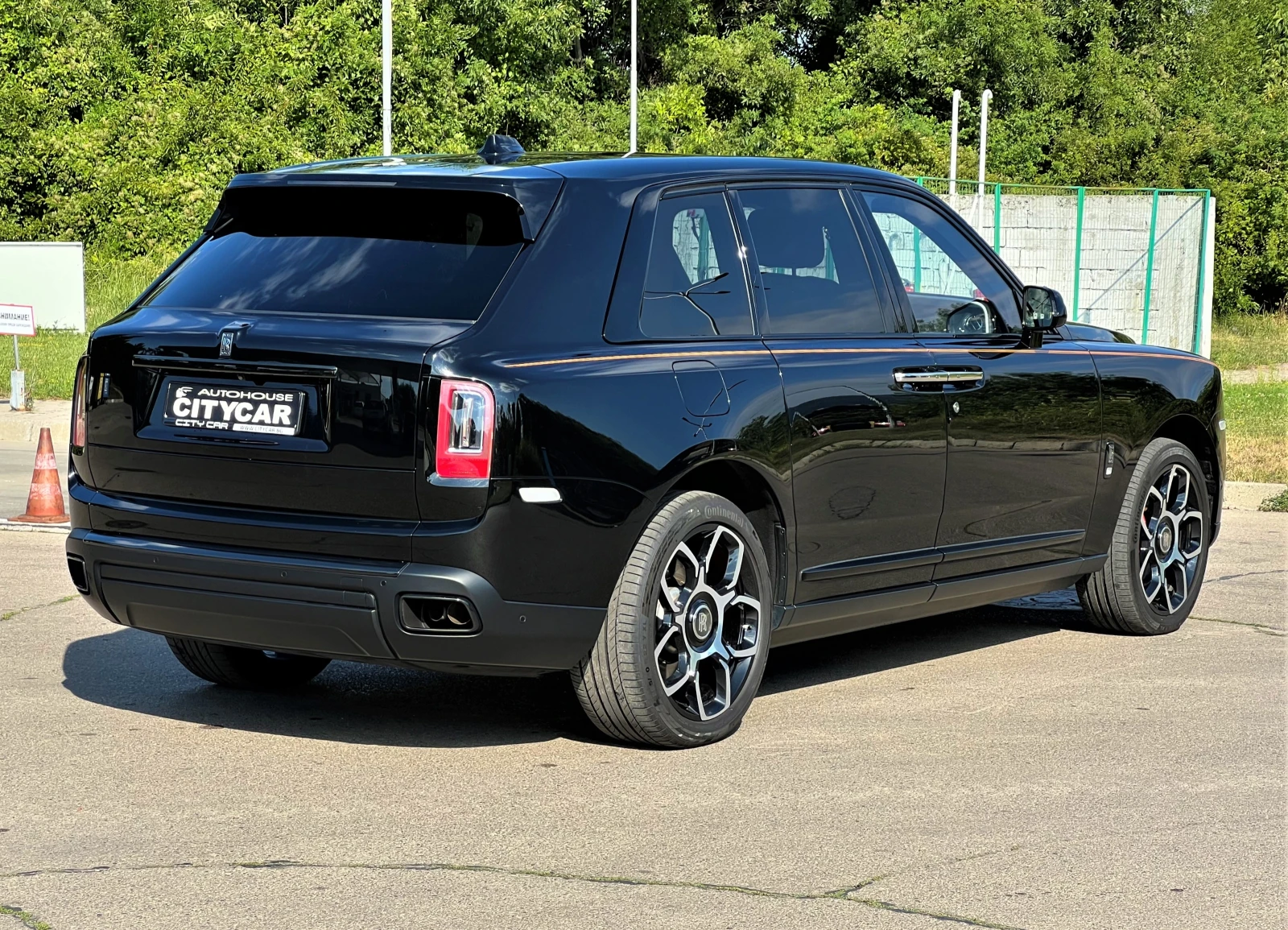 Rolls-Royce Cullinan V12 / BLACK BADGE / STARLIGHT / 4 SEATS / BESPOKE/ | Mobile.bg � ����������� 6