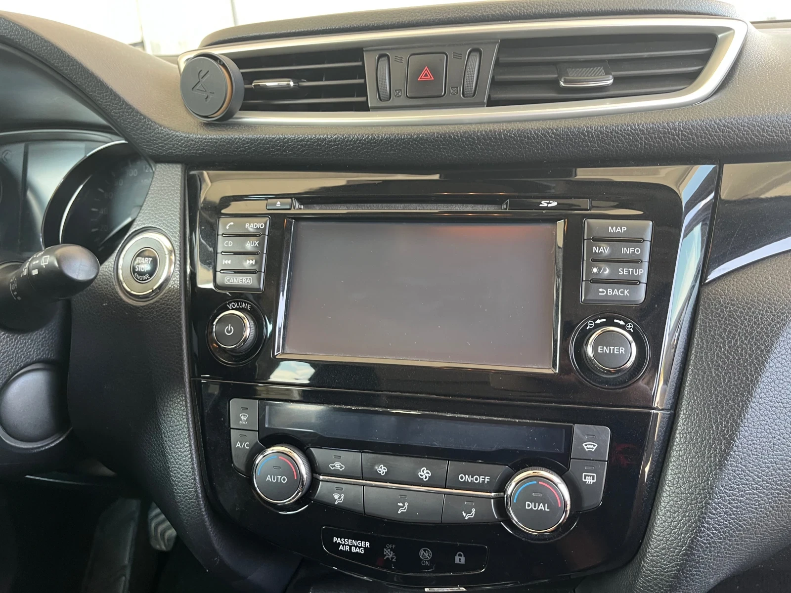 Nissan Qashqai, снимка 6 - Автомобили и джипове - 55355106