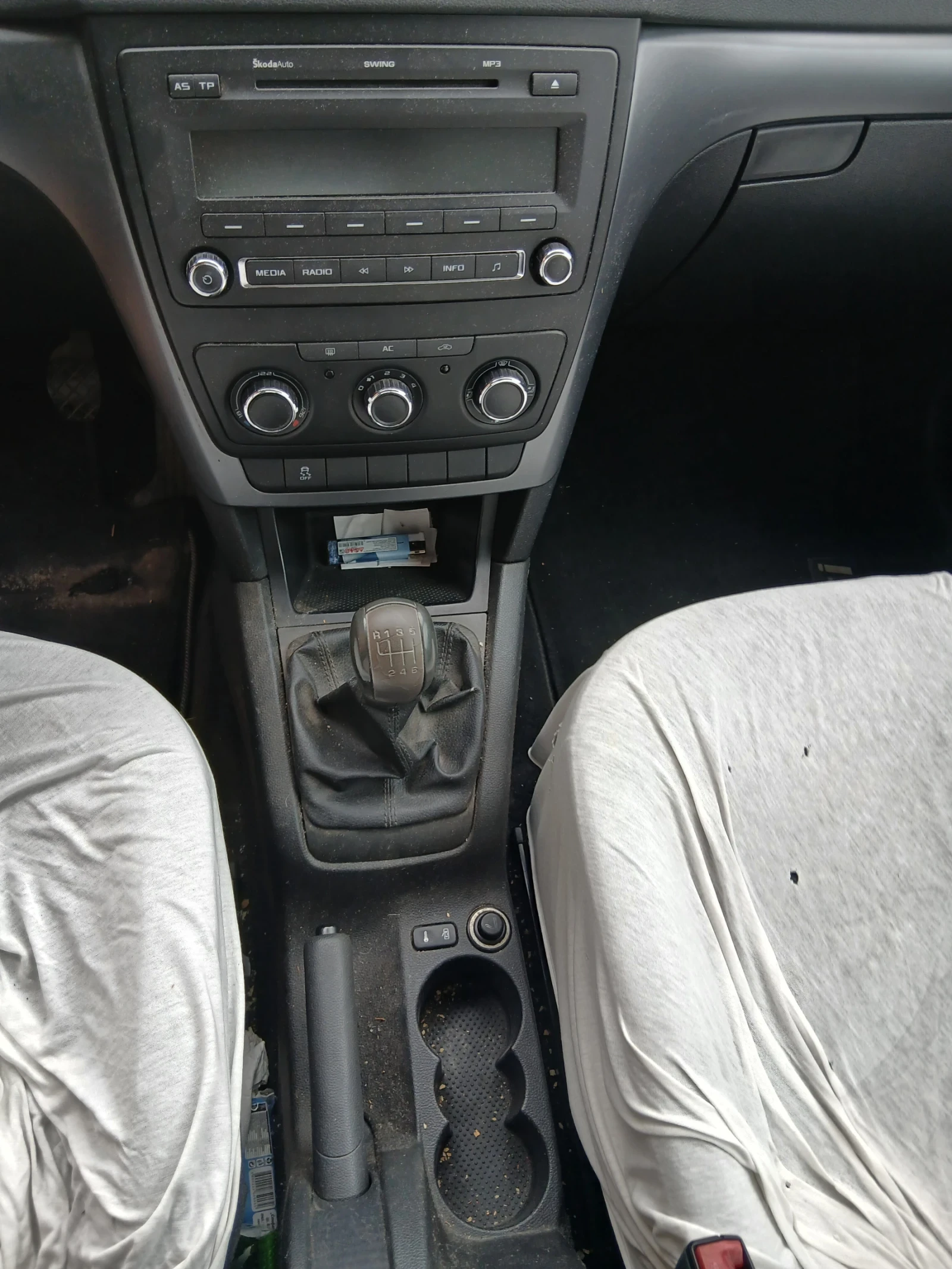 Skoda Yeti 1.2 TSI, снимка 7 - Автомобили и джипове - 56465879